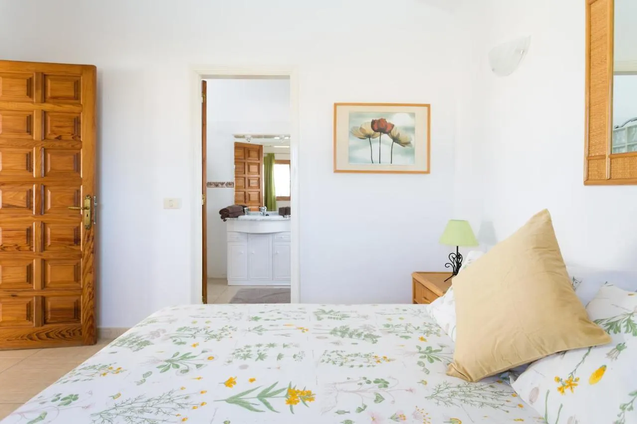Villa Casa Amarilla Sunny Holiday Home With Heated Pool San Miguel de Abona