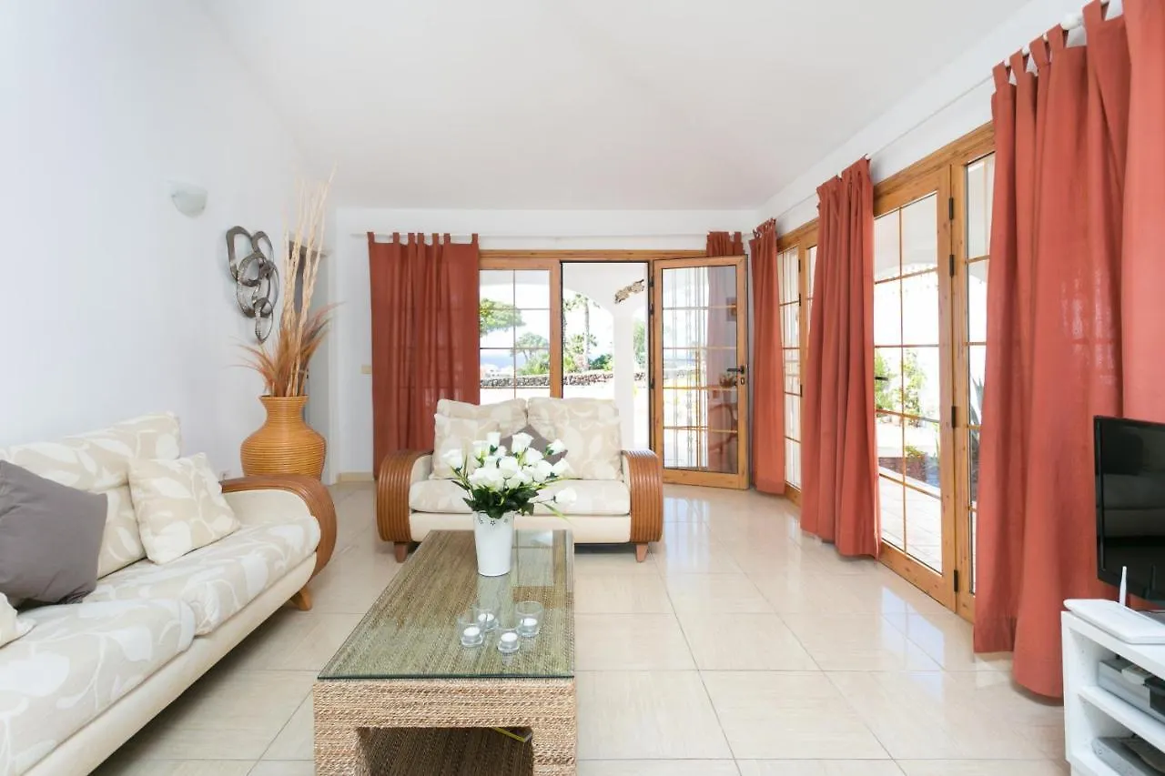 Villa Casa Amarilla Sunny Holiday Home With Heated Pool San Miguel de Abona