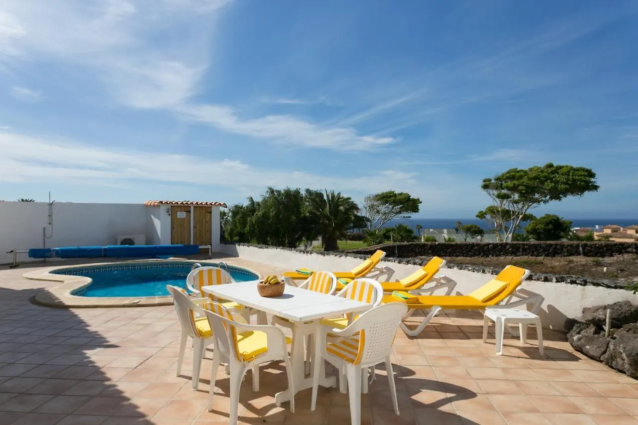 Villa Casa Amarilla Sunny Holiday Home With Heated Pool San Miguel de Abona