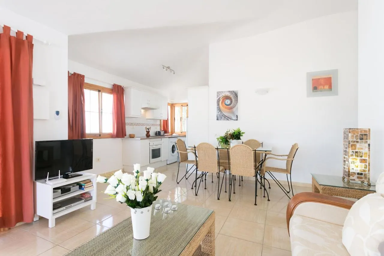 Casa Amarilla Sunny Holiday Home With Heated Pool San Miguel de Abona Villa